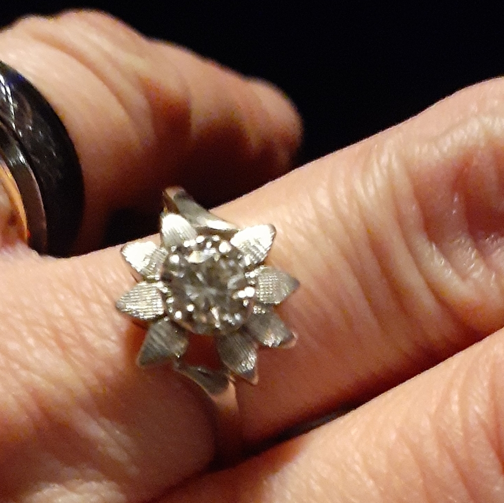 Stunning Vintage cocktail ring